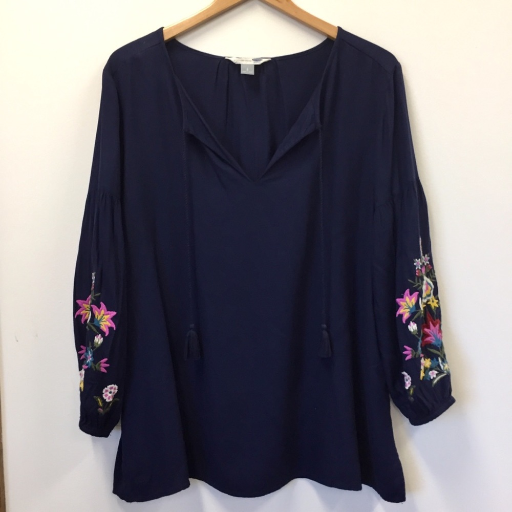 Old Navy Embroidered Sleeve Top